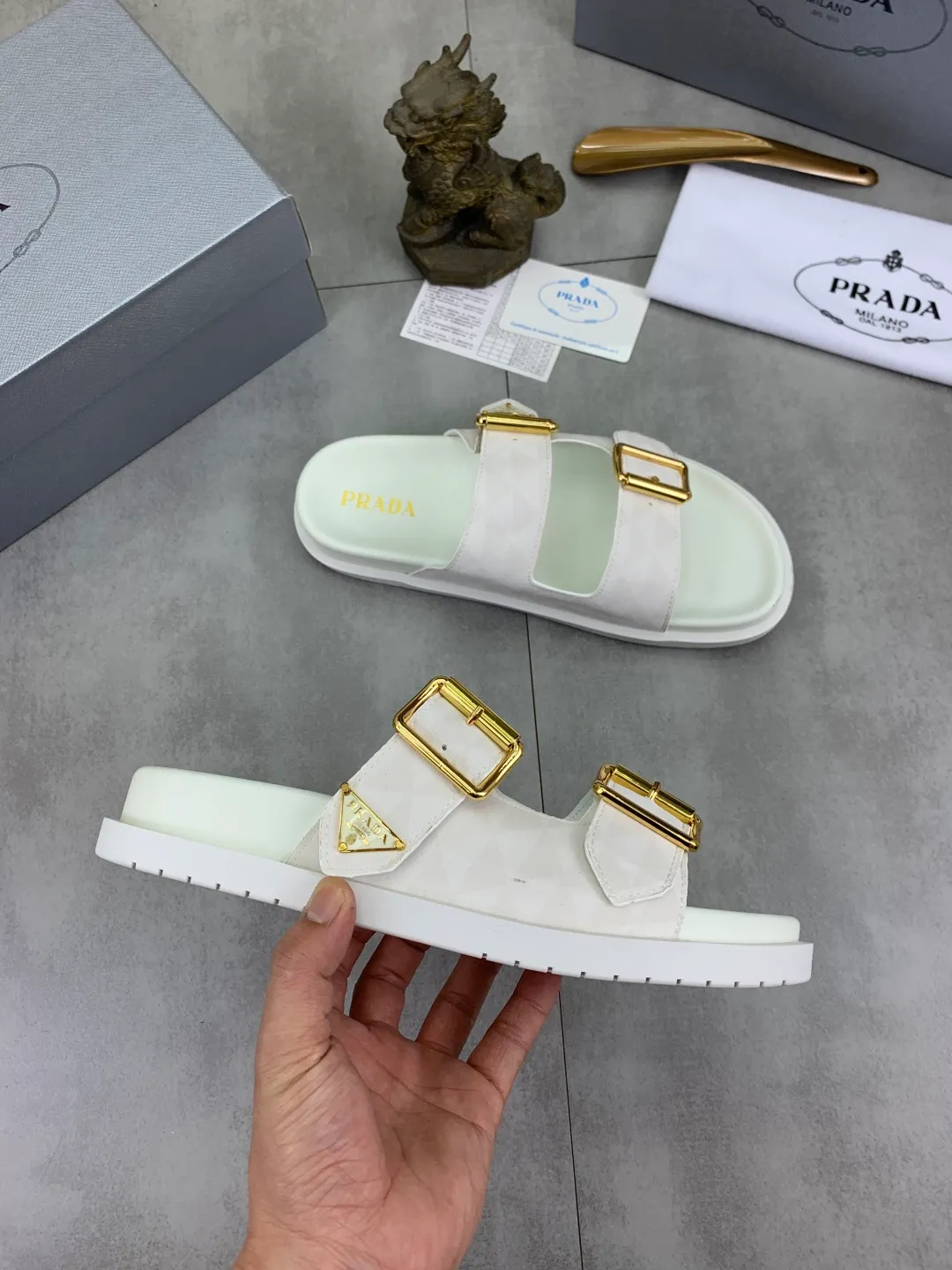 Men's shoes 💰P340💰【New style】🎁🎁🎁 PRADA Prada's new casual slippers, original official website, perfect workmanship, transmitting a kind of noble luxury, sublimating its definition of luxury in Prada's high-end extraordinary craftsmanship. Original combination outsole, code number: 38-44 (45 customized) Multiple colors 🉑️ to choose from
